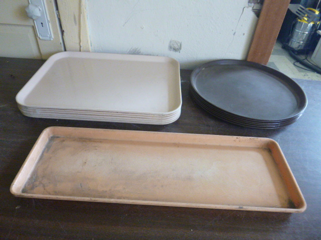 lot 55 image: Serving Trays