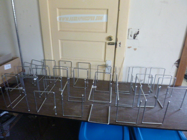 lot 57 image: 24 Pizza Box Holders