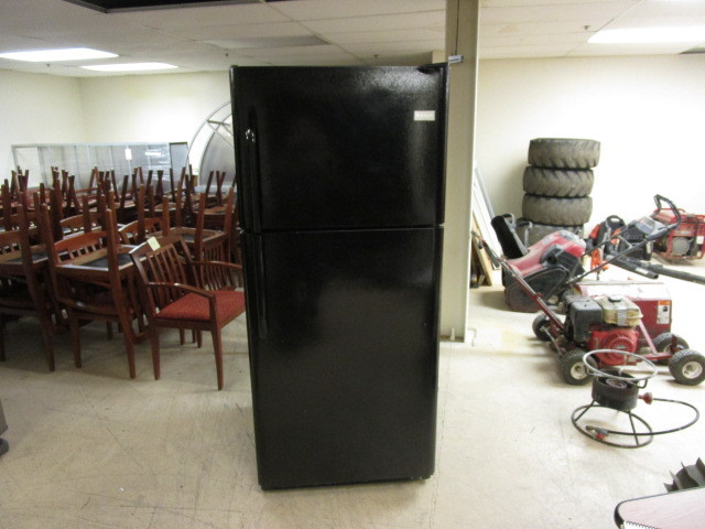 lot 101 image: FRIGIDAIRE REFRIGERATOR FREEZER