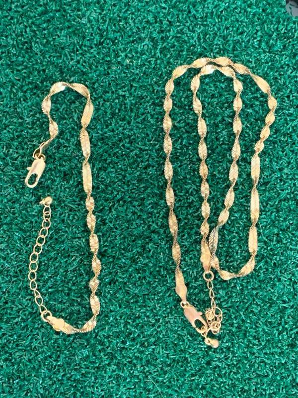 Womens Necklace & Bracelet