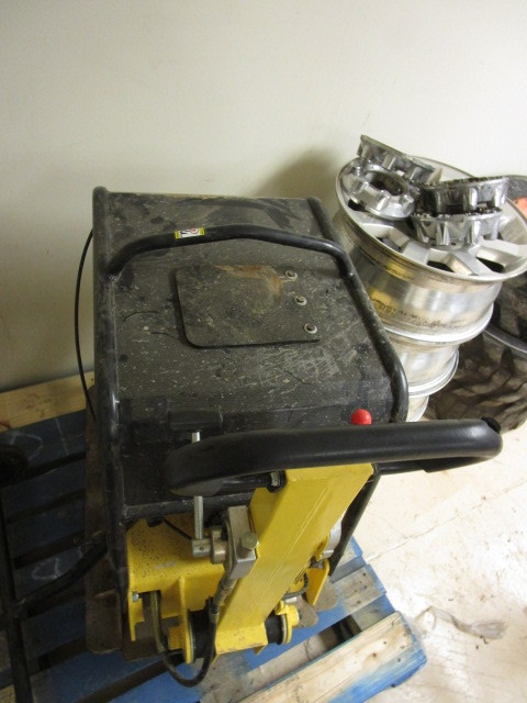 REVERSIBLE PLATE COMPACTOR