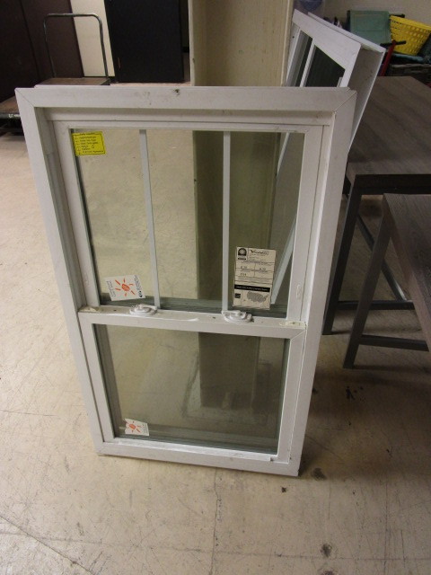VINYLMAX DOUBLE HUNG WINDOW