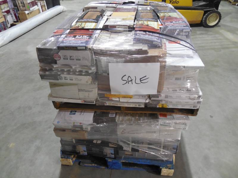 PALLET LOT OF FLOORING & TILE