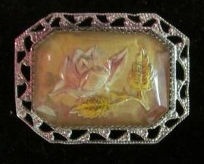 lot 36 image: Vintage jewelry