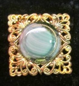 lot 41 image: Vintage jewelry