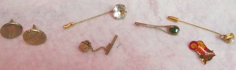 lot 47 image: jewelry
