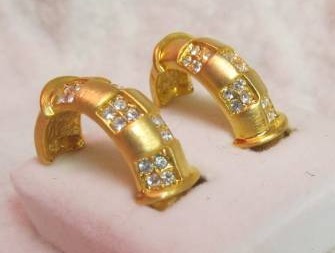 lot 48 image: jewelry