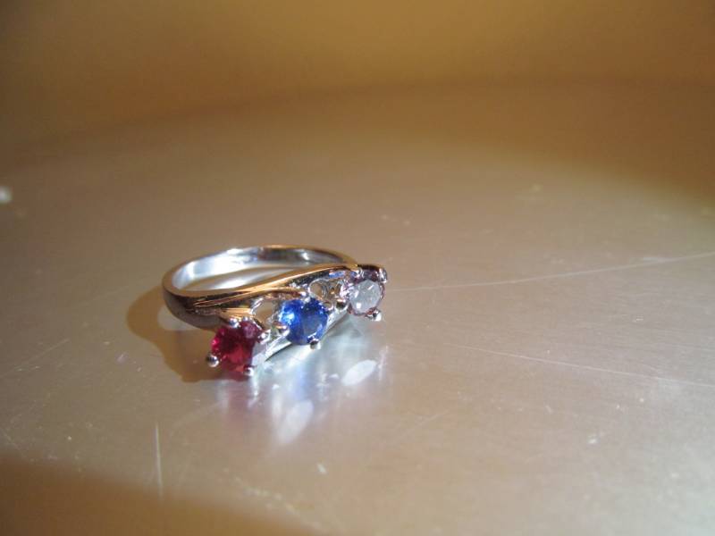 lot 72 image: jewelry