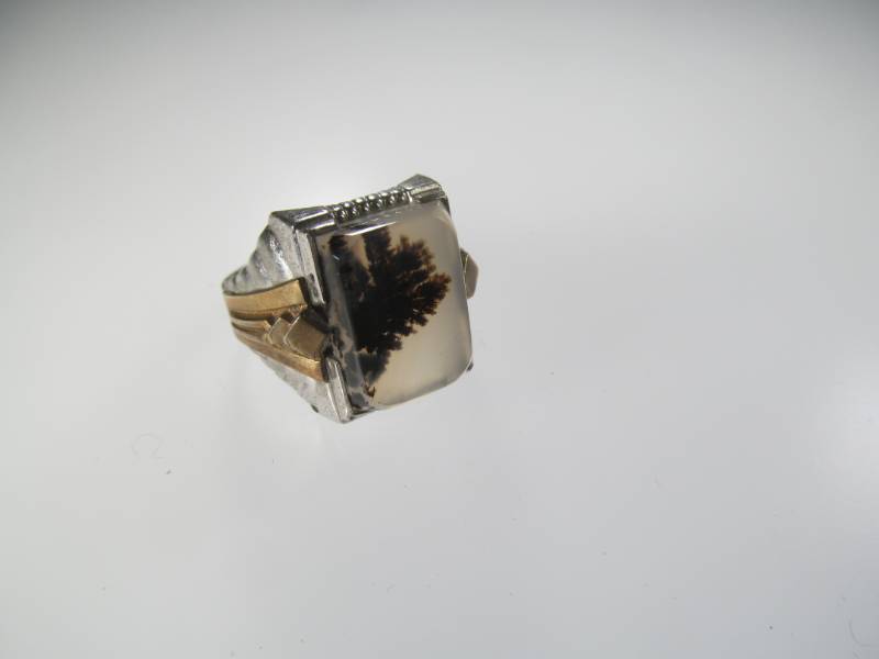 lot 75 image: jewelry