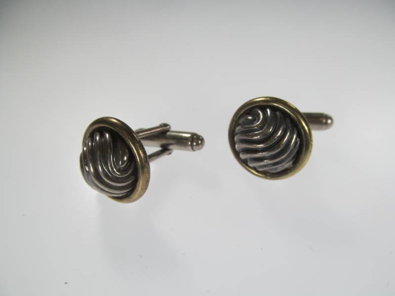 lot 77 image: vintage jewelry