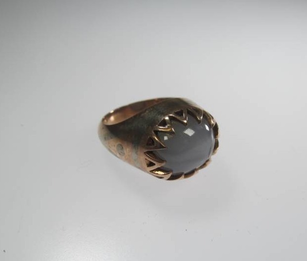 lot 79 image: vintage jewelry