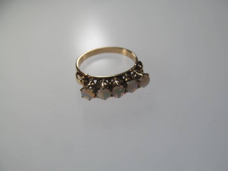 lot 74 image: jewelry