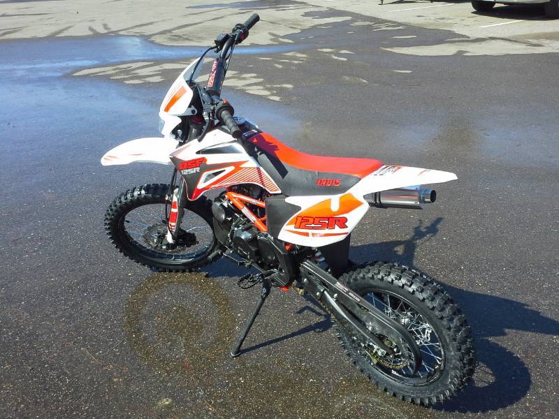 lot 601 image: 2017 Irbis 125R RSF Red & White Dirt Bike