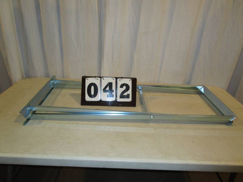 lot 42 image: MK Tile Folding Saw Stand