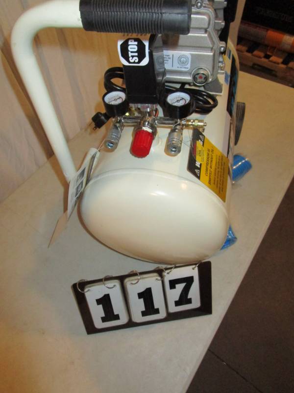 lot 117 image: Pulsar 15 Gallon Air Compressor