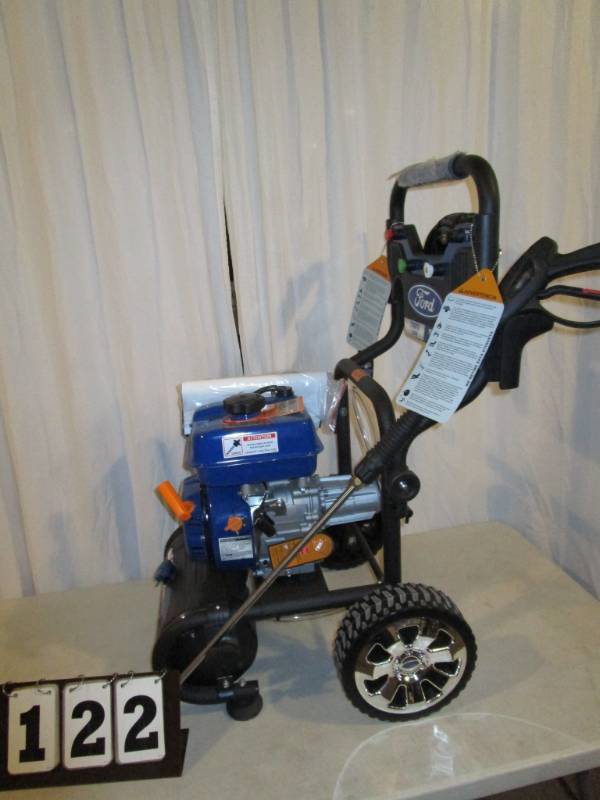 lot 122 image: Ford 2700 PSI Gasoline Pressure Washer