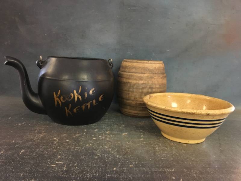 lot 38 image: McCoy Kookie Kettle & More