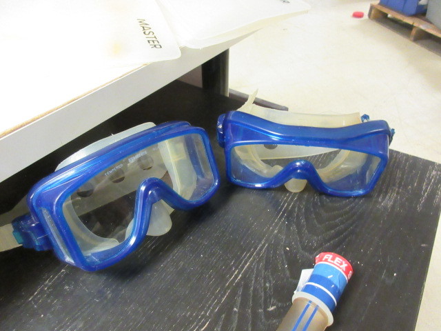 lot 506 image: FINS, MASKS, SNORKELS