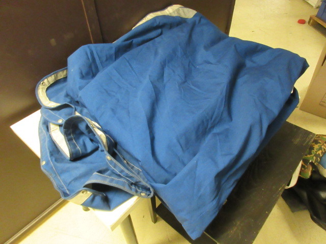lot 510 image: CANVAS, SNAP ON BOAT COVER, OARS, COOLERS
