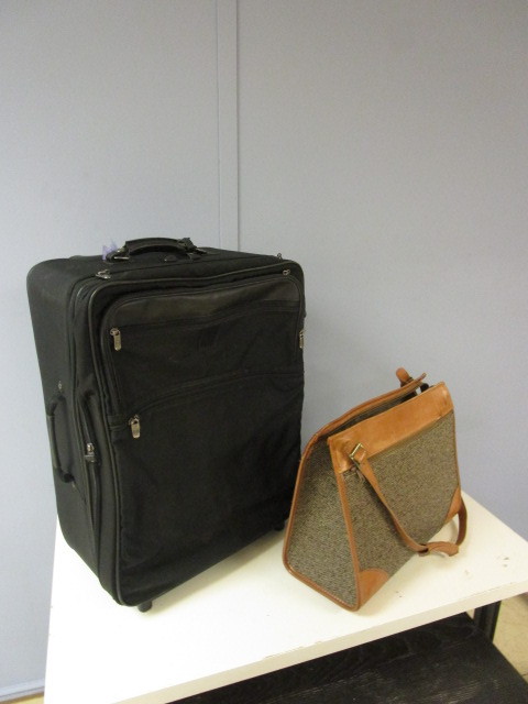 lot 525 image: HARTMANN SUITCASE AND BRIEF BAG