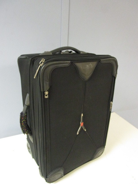 lot 529 image: K-SWISS ROLLING TRAVEL BAG