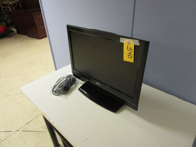 lot 540 image: 19 LG TV WITH REMOTE