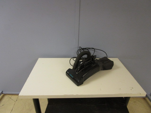 lot 545 image: BLACK AND DECKER HAND HELD VAC