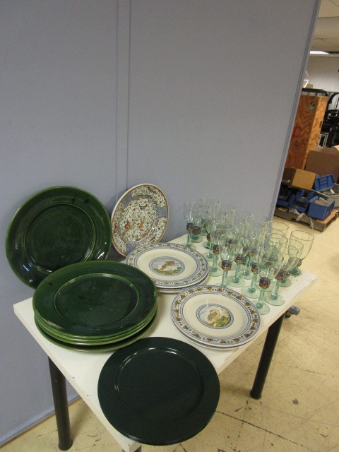 lot 547 image: ITALIAN AND PORTUGUESE DISHES AND GLASSWARE