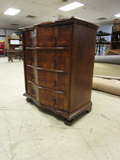 lot 430 image: HIGH STYLE WOOD AND WOOD VENEER BAR CABINET