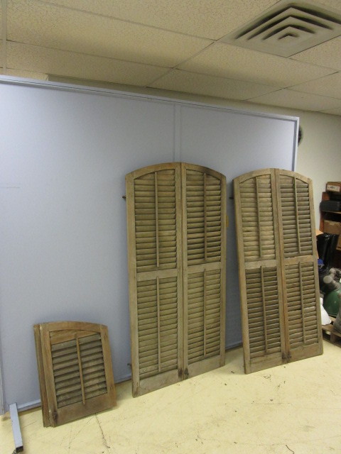 lot 432 image: ANTIQUE BARNWOOD SHUTTERS