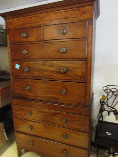 lot 435 image: ANTIQUE MAHOGANY CHEST ON CHEST CIRCA 1780
