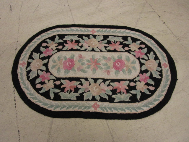 lot 447 image: WOOL HAND HOOKED RUG