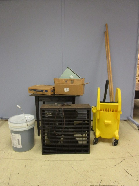 lot 465 image: JANITORIAL SUPPLIES