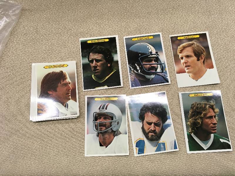 lot 151 image: 1980 Topps NFL 30 Card Set - 5 x 7 Cards