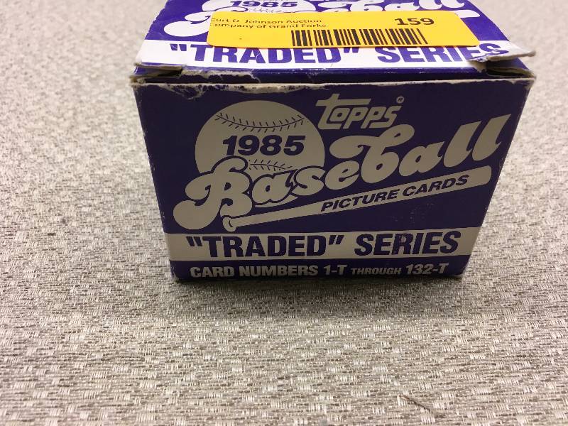 lot 159 image: 1985 Topps Traded MLB Card Set