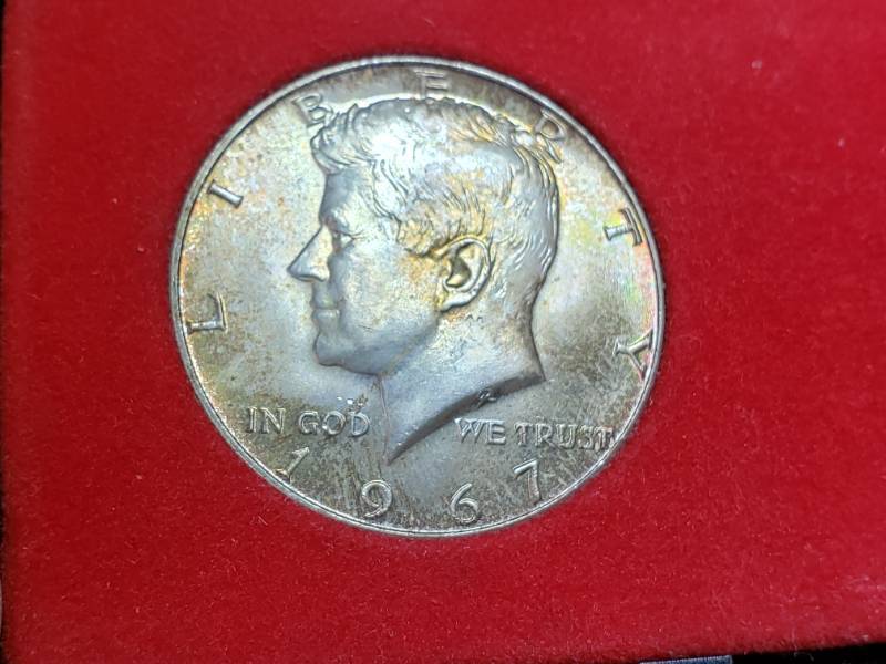 lot 8 image: 1967 Coin Set Including Silver Kennedy