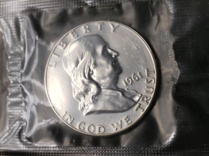 lot 37 image: 1961 Uncirculated Mint Set Silver Franklin, Silver Washington, Silver Roosevelt, Jefferson, Lincoln