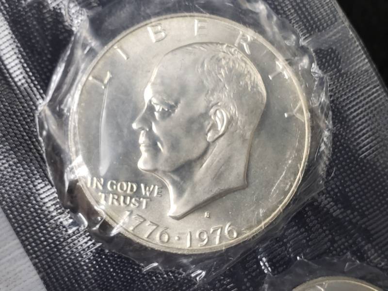 lot 39 image: Bicentennial Silver Set Eisenhower, Kennedy, Washington