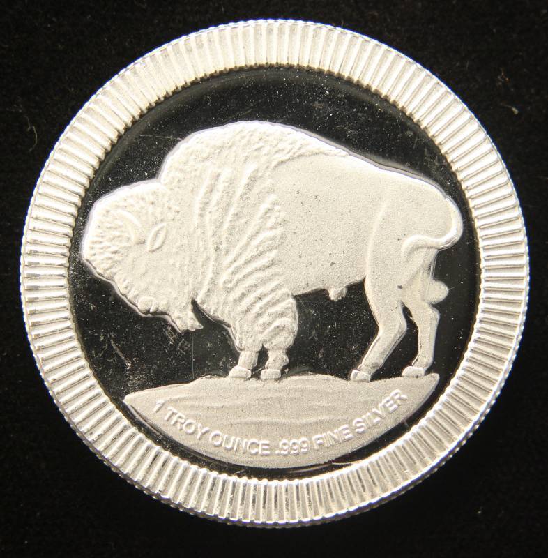 lot 39 image: 1 TROY OZ. .999 FINE SILVER INDIAN BUFFALO DESIGN