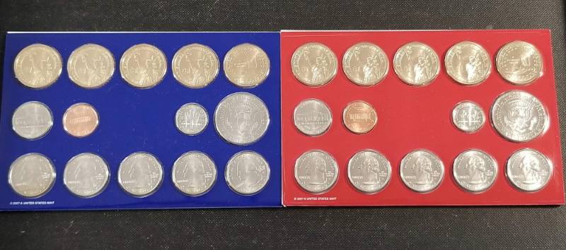 lot 22-B image: 2008 P & D UNCIRCULATED US MINT SET 28 COINS