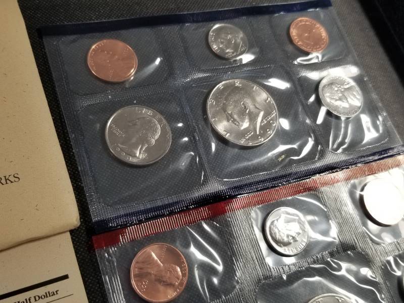 lot 12-B image: 1990 UNCIRCULATED US MINT SET P & D