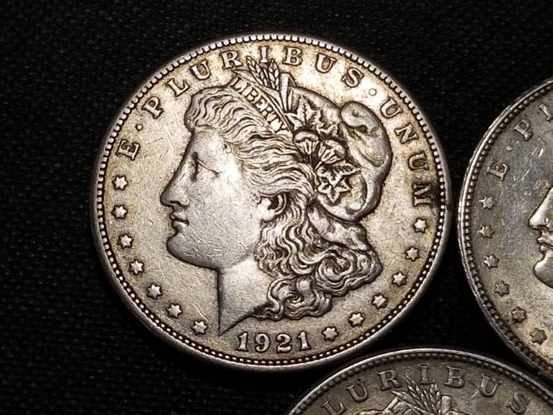 lot 28-B image: 3 MORGAN SILVER DOLLARS 1921-S X3
