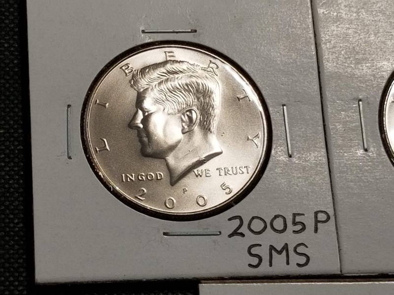 lot 13-C image: GROUP OF 5 BU KENNEDY HALF DOLLARS 2005 P-D-S 2006 P-D