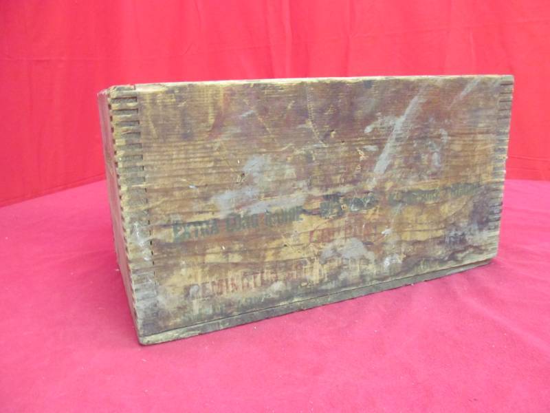 lot 14 image: vintage wood ammo box