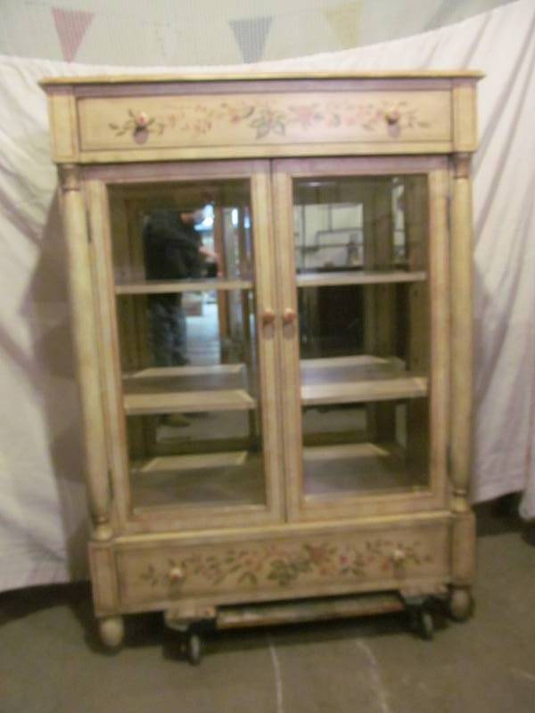 lot 41 image: furniture