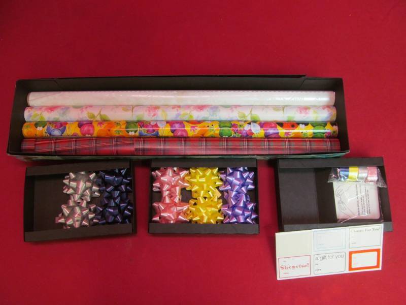 lot 55 image: gift wrap set