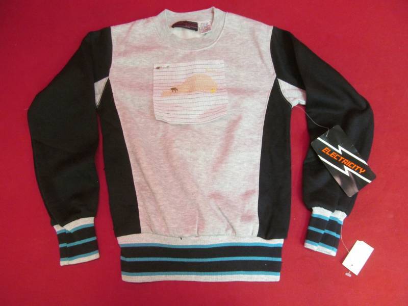 lot 74 image: sweatshirt