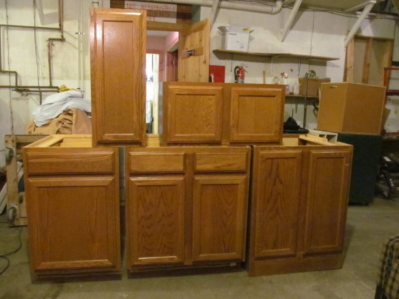 lot 75 image: kitchen cabinets