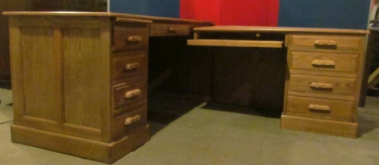 lot 76 image: wood desk