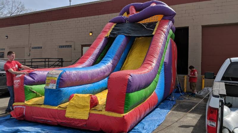 lot 202 image: 18 Wacky Giant Inflatable Slide